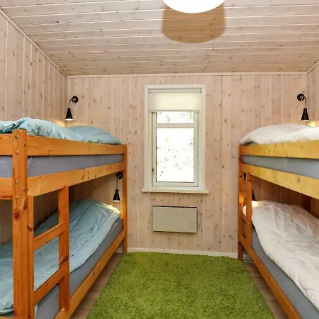 Three-bedroom Holiday In 33 Løkken